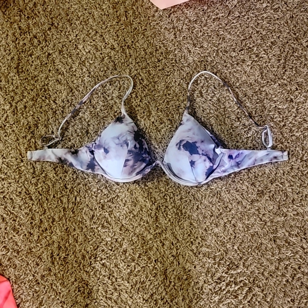 Woman's bikini top